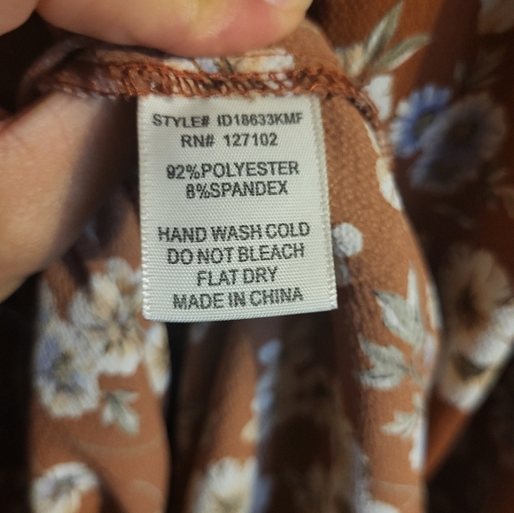 Cute cut-out cold shoulder long sleeves dress/ Robe épaules dénudé manche longue - Picture 6 of 10